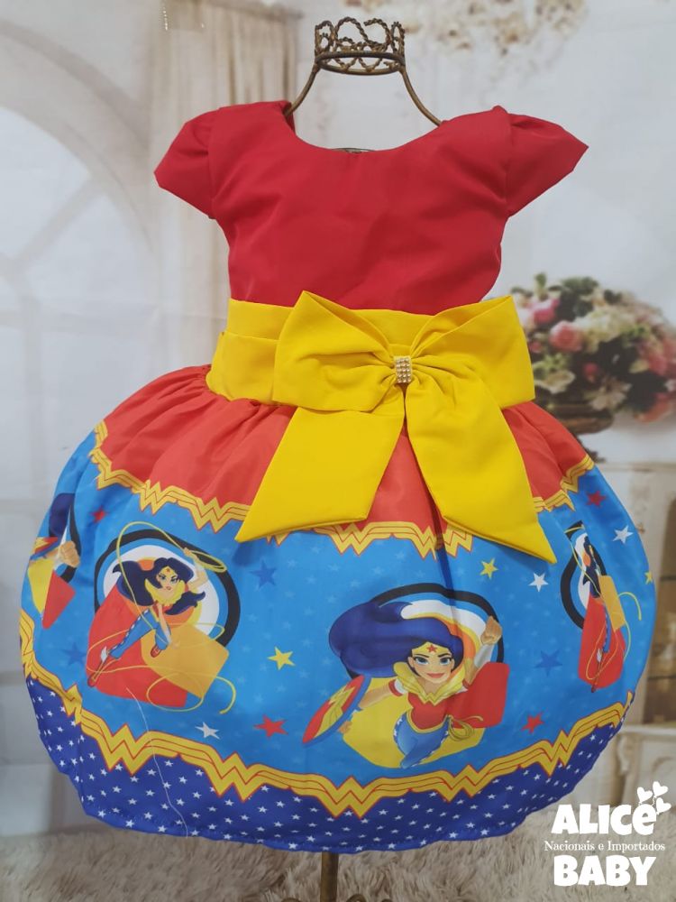 vestido tematico mulher maravilha